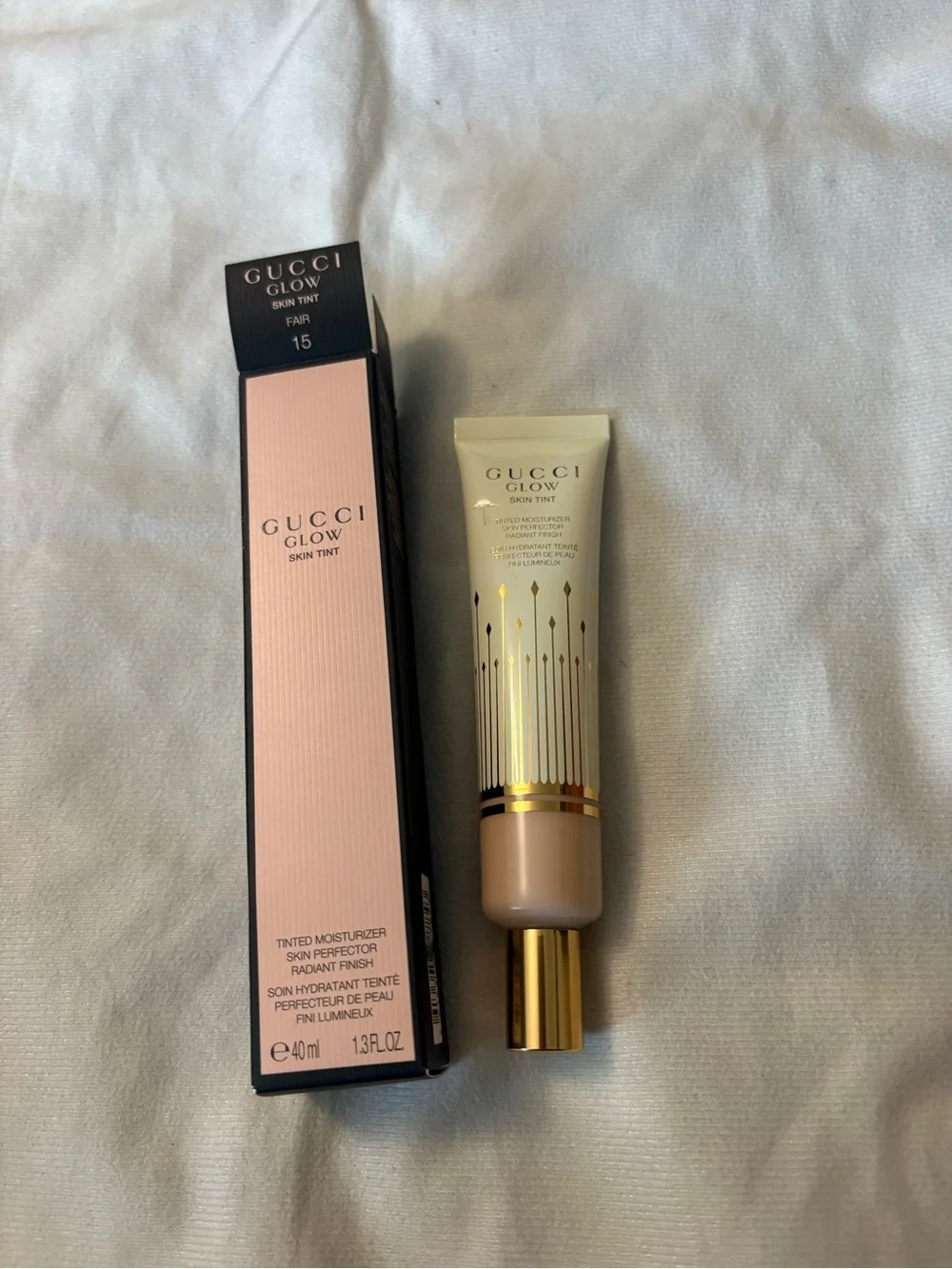 Gucci glow skin tint in 15